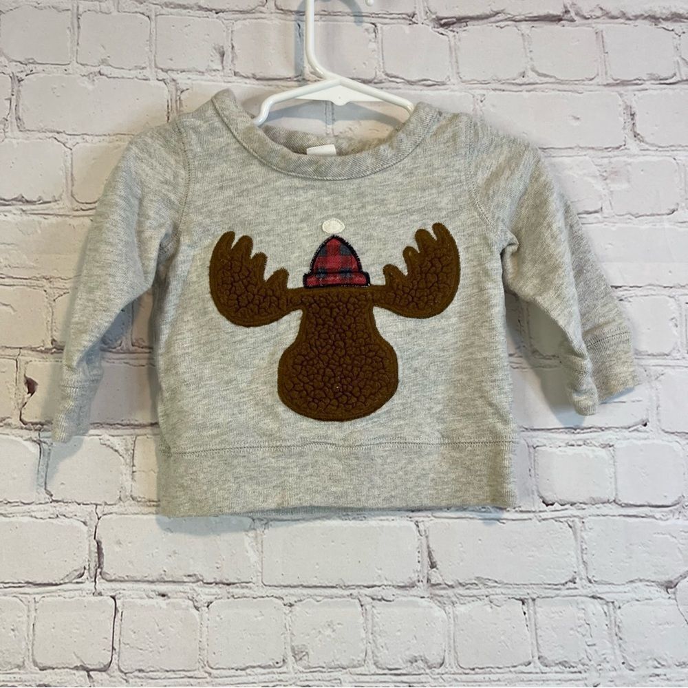 Baby GAP Raindeer sweatshirt size 6-12 months